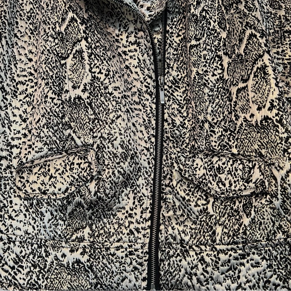 Buckle Daytrip Women's Snake Print Metallic Jacket - Picture 8 of 9